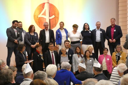 Oberbürgermeister Frank Klingebiel und Landesbischof Dr. Christof Meyns feierten den einjährigen Geburtstag der Arche 4.