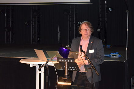 Der städtische Sozialdezernent Dr. Dirk Härdrich begrüßte die Teilnehmenden der Fachtagung