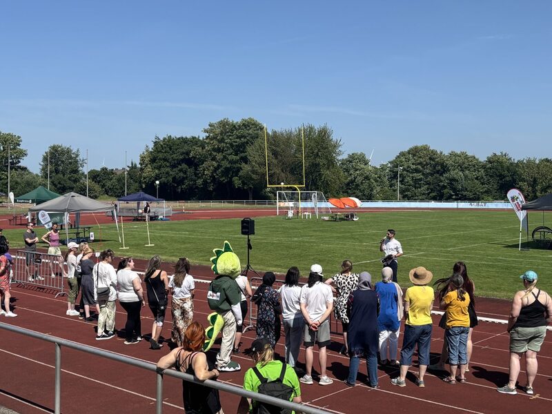 Trotz Hitze mit Temperaturen um die 33 Grad: Rund 250 Besucherinnen und Besucher wurden bei der von den neun Familienzentren der Stadt Salzgitter organisierten Familienolympiade aktiv!