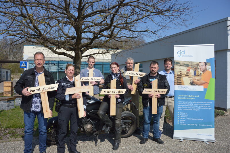 v.l.n.r.: Jens Bogdan (Stadt Salzgitter), Kathrin Lacey (Verkehrssicherheitsberaterin der Polizei Salzgitter/Peine/Wolfenbüttel und zeitgleich Geschäftsführerin der Verkehrswacht Salzgitter e.V.), Dominique Wieseler (CJD), Tina Wachter, Dirk Gastetzki (CJD), Patrick Schrader (ACM), Patrick Lipka (CJD).