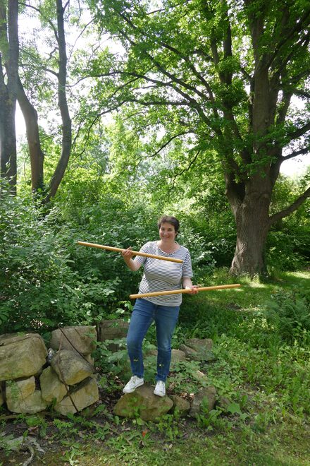 Die Balance finden und halten: Kerstin Breshler-Moser, pädagogische Mitarbeiterin in der VHS,  beantwortet gern Fragen rund um den Bildungsurlaub.