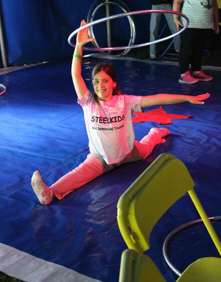 Spaß beim Training: Eine der diesjährigen Bodenturnerinnen Eileen Woewutko übt fleißig für den großen Auftritt.