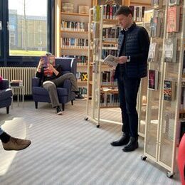 So könnte es am 4. April zur Nacht der Bibliotheken aussehen: In Ruhe in einer der Leseecken lesen – dazu lädt die Stadtbibliothek Salzgitter ein.